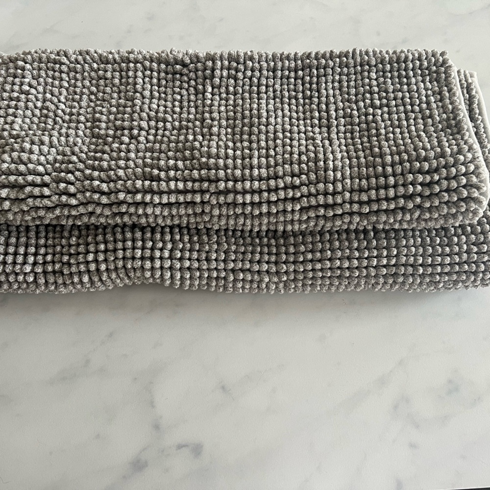 Set of 2 grey-white melange bath mats, NEW